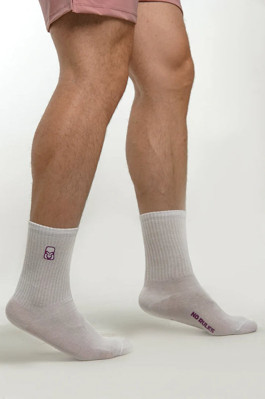 MEDIAS DEPORTIVAS BLANCAS LOGO MORADO