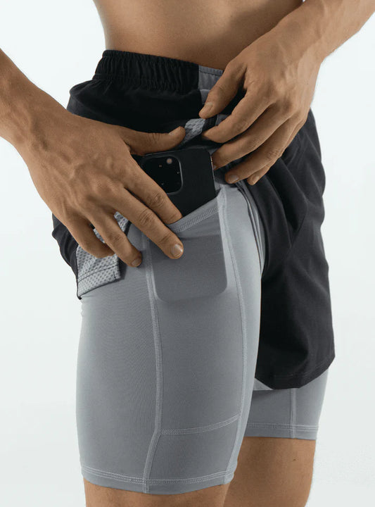 SHORT CON LICRA RUNNING GRIS OSCURO 2.0