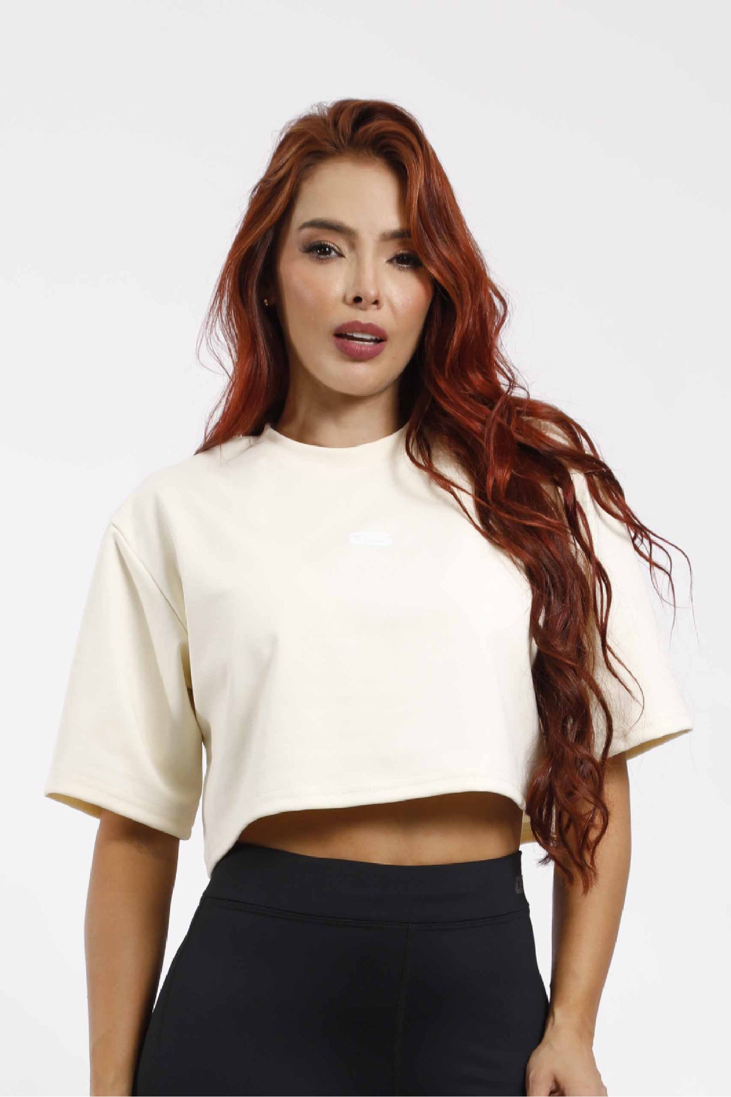 franela oversize corta / crop-top crema