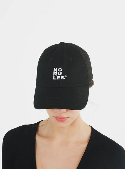 Essential Cap Negra W
