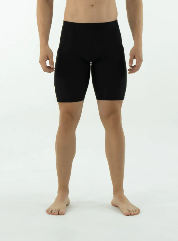 LYCRA DE COMPRESION CORTA CON BOLSILLO NEGRA