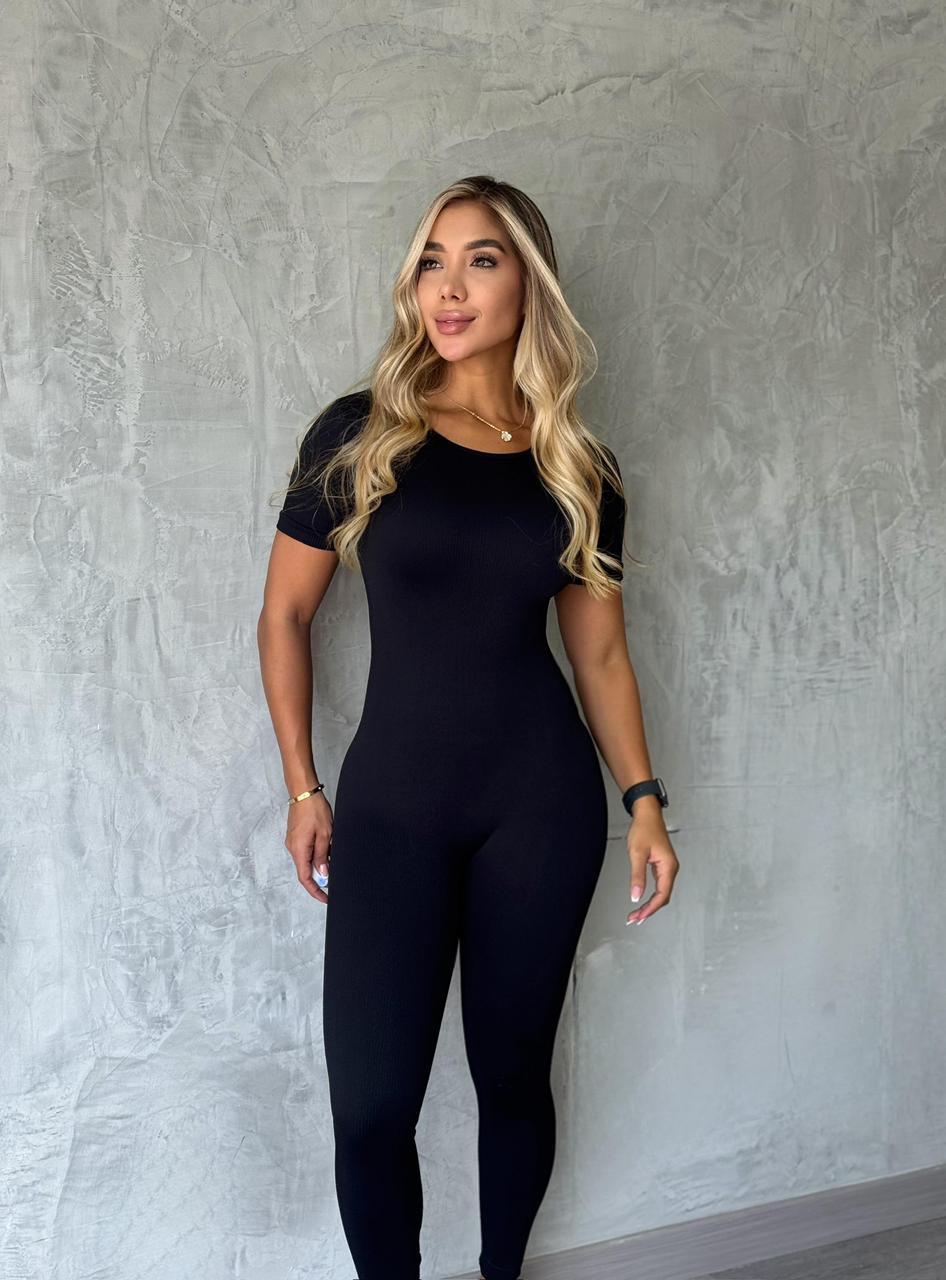 enterizo mangas/ bendita negro