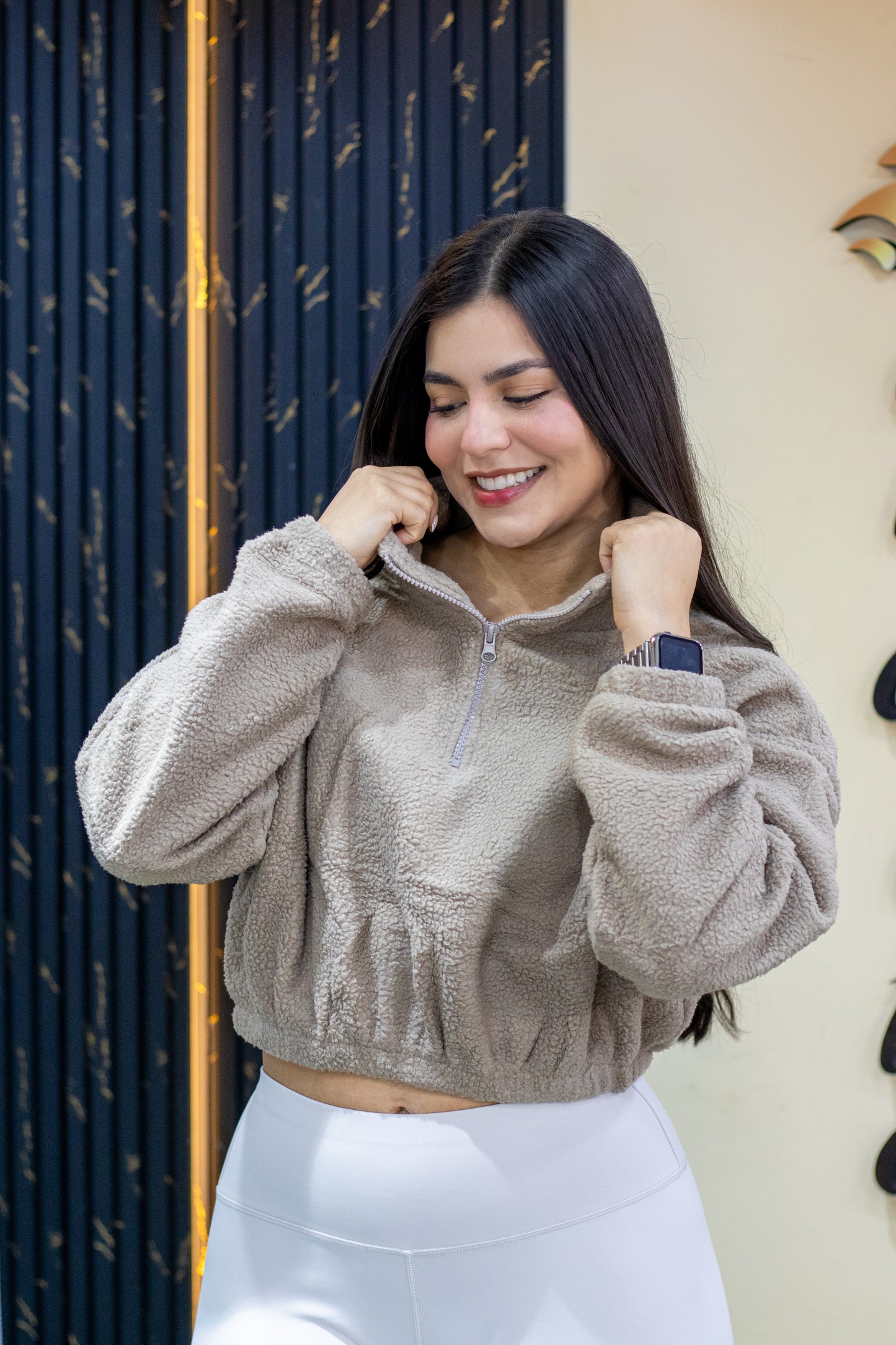 legging + top + chaqueta / beige